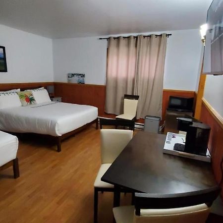 Hotel Fleurs Karaibes Saint-Alexandre-de-Kamouraska Exteriör bild