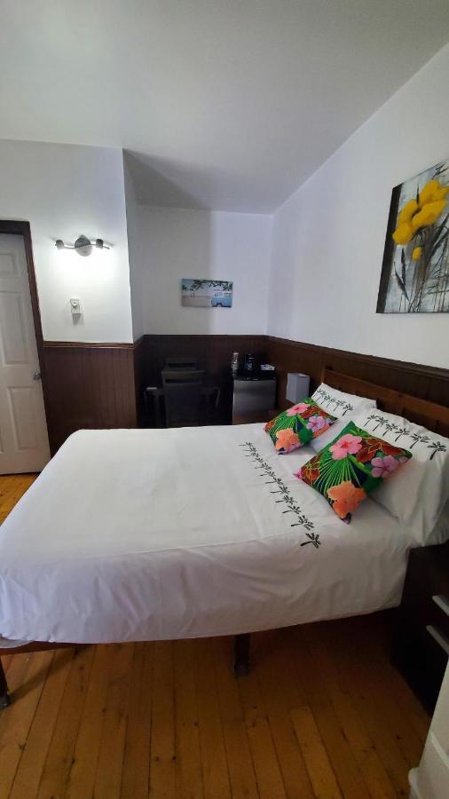 Hotel Fleurs Karaibes Saint-Alexandre-de-Kamouraska Exteriör bild