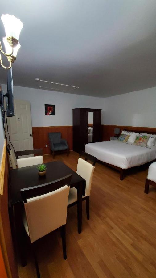 Hotel Fleurs Karaibes Saint-Alexandre-de-Kamouraska Exteriör bild