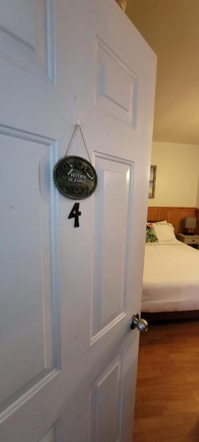 Hotel Fleurs Karaibes Saint-Alexandre-de-Kamouraska Exteriör bild