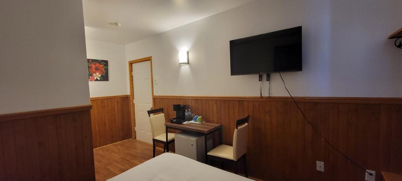 Hotel Fleurs Karaibes Saint-Alexandre-de-Kamouraska Exteriör bild