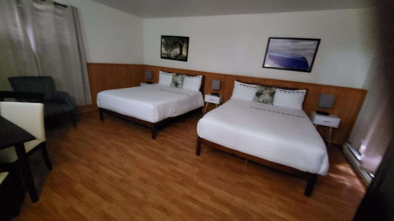 Hotel Fleurs Karaibes Saint-Alexandre-de-Kamouraska Exteriör bild