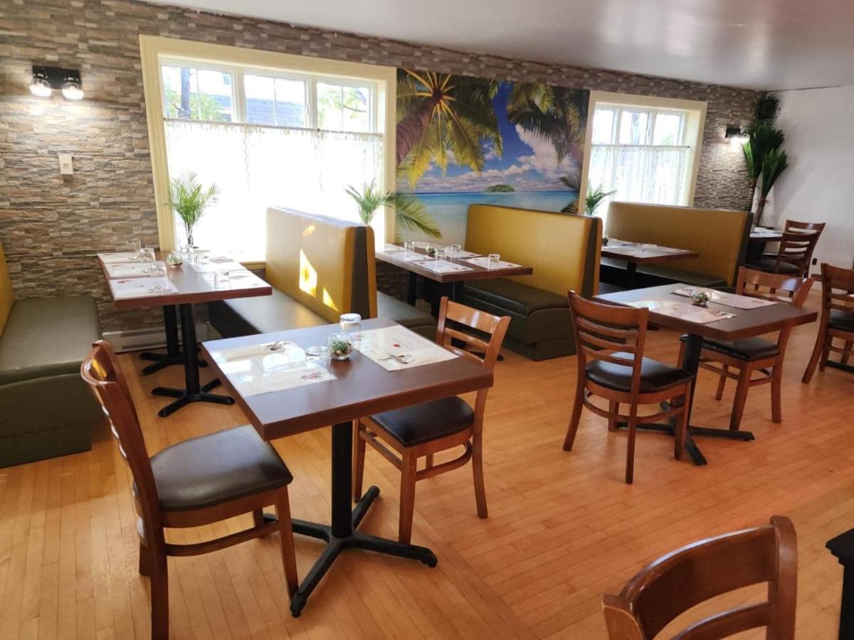 Hotel Fleurs Karaibes Saint-Alexandre-de-Kamouraska Exteriör bild
