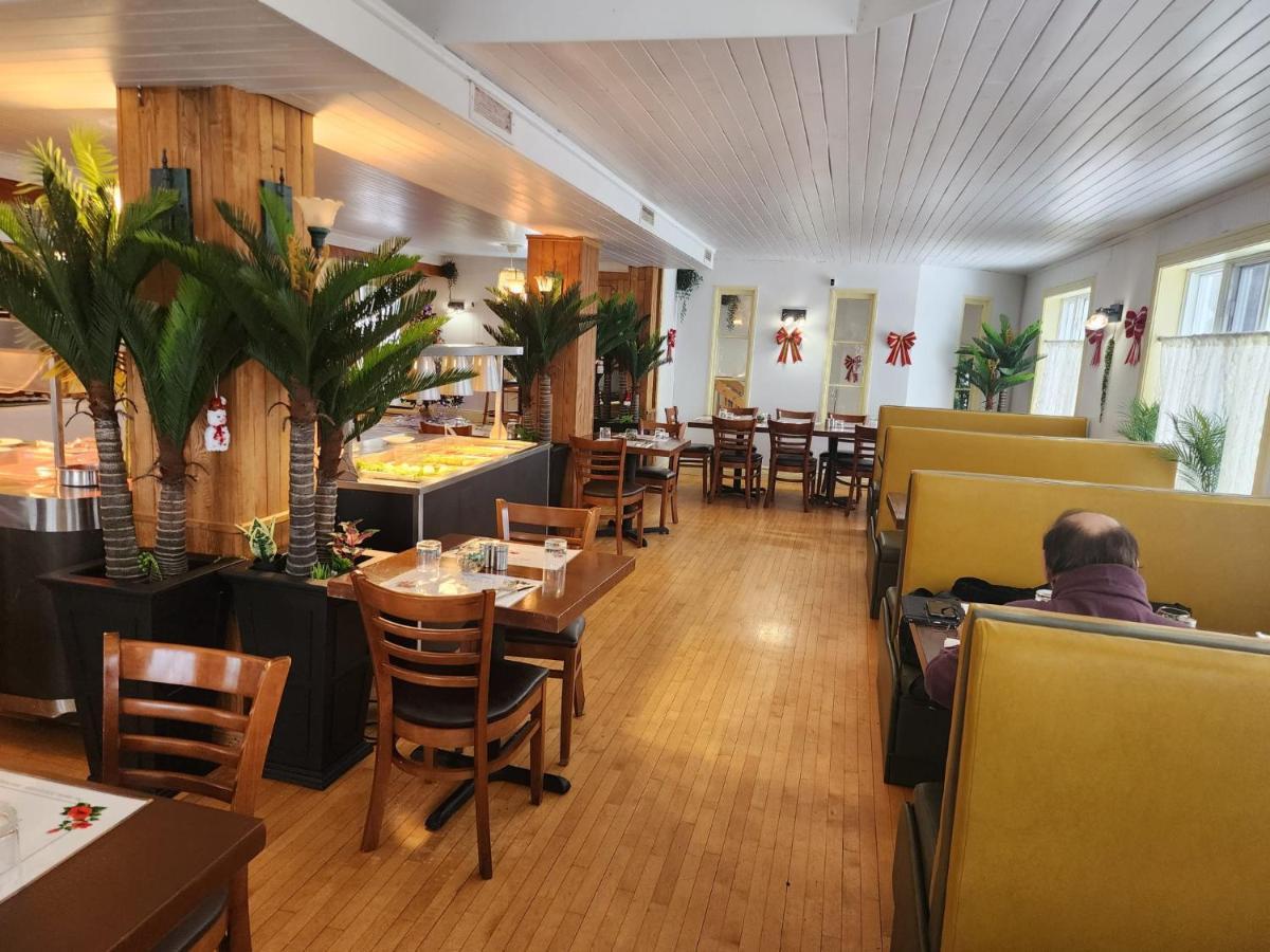 Hotel Fleurs Karaibes Saint-Alexandre-de-Kamouraska Exteriör bild